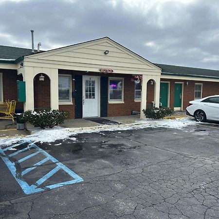 Hillcrest Motel By Oyo Aurora Near Lawrenceburg Luaran gambar