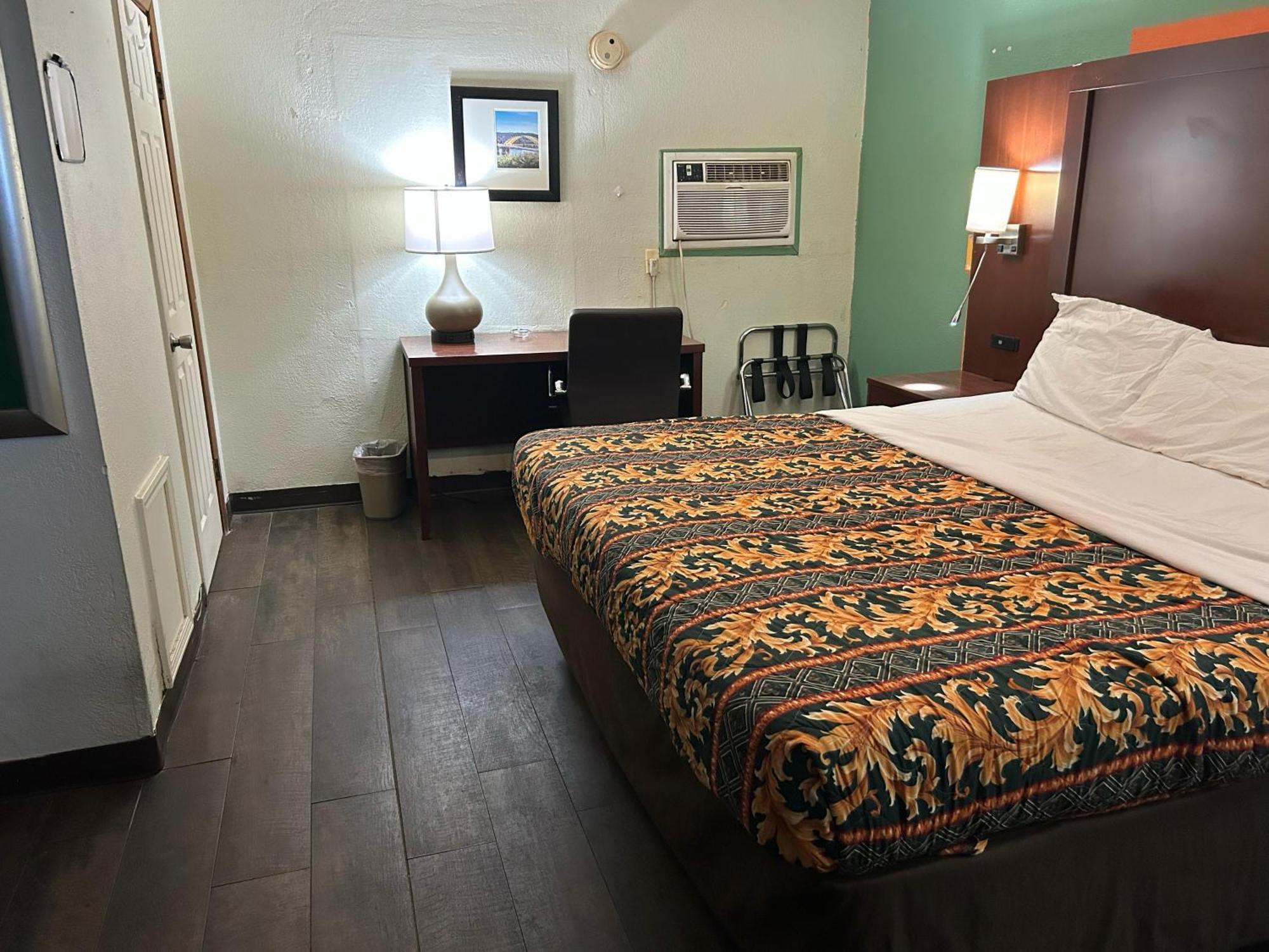 Hillcrest Motel By Oyo Aurora Near Lawrenceburg Luaran gambar