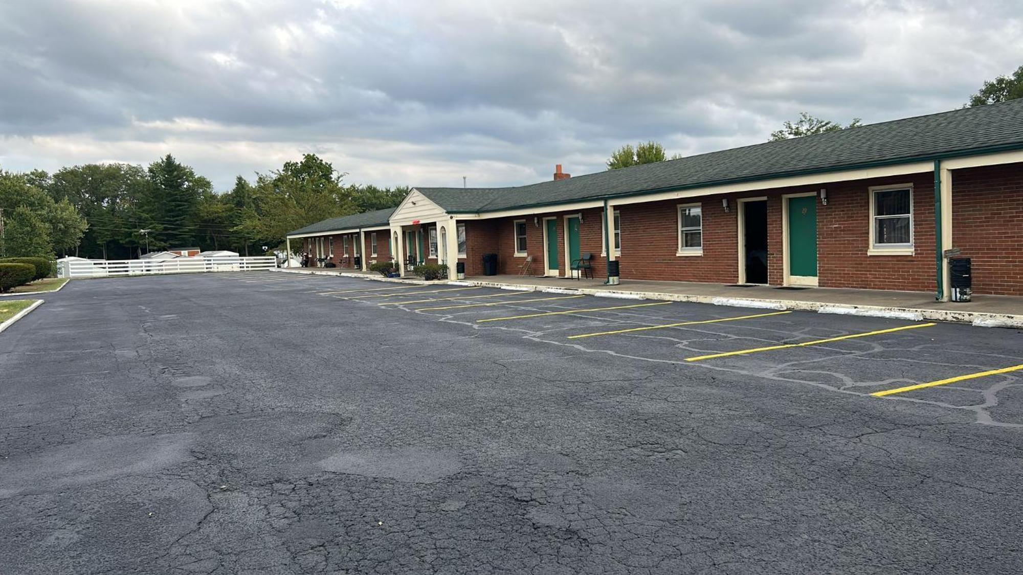 Hillcrest Motel By Oyo Aurora Near Lawrenceburg Luaran gambar
